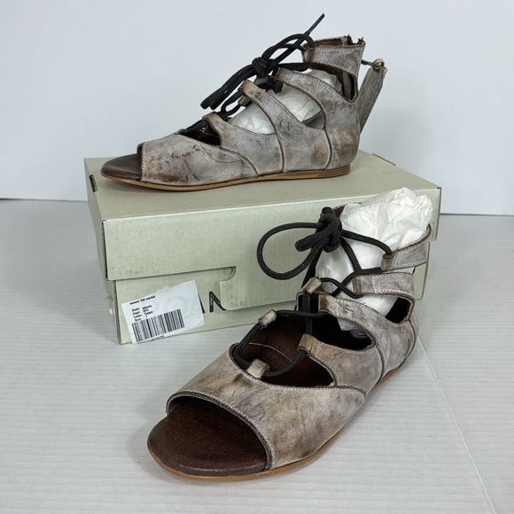 ROAN by BED/STU Women's 7 Distress Suede Winnie Flat Sandals Whitewash Taupe NWT - Picture 2 of 12